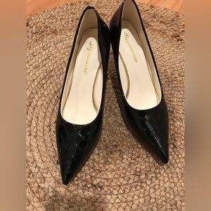 Elegant Ladies Shoes, Size 9, Black